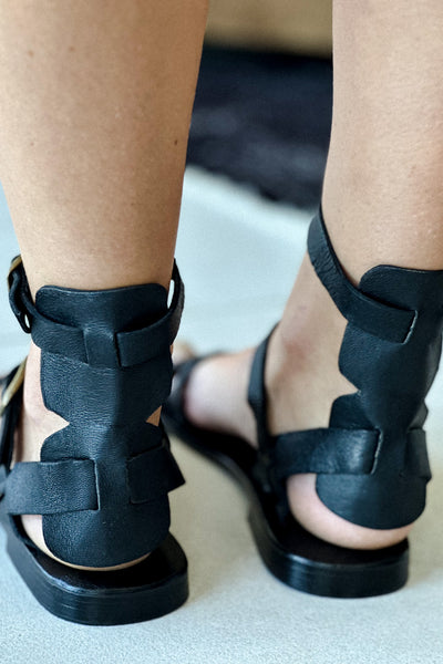 GRECIAN SANDALS SAMPLE SIZE 8
