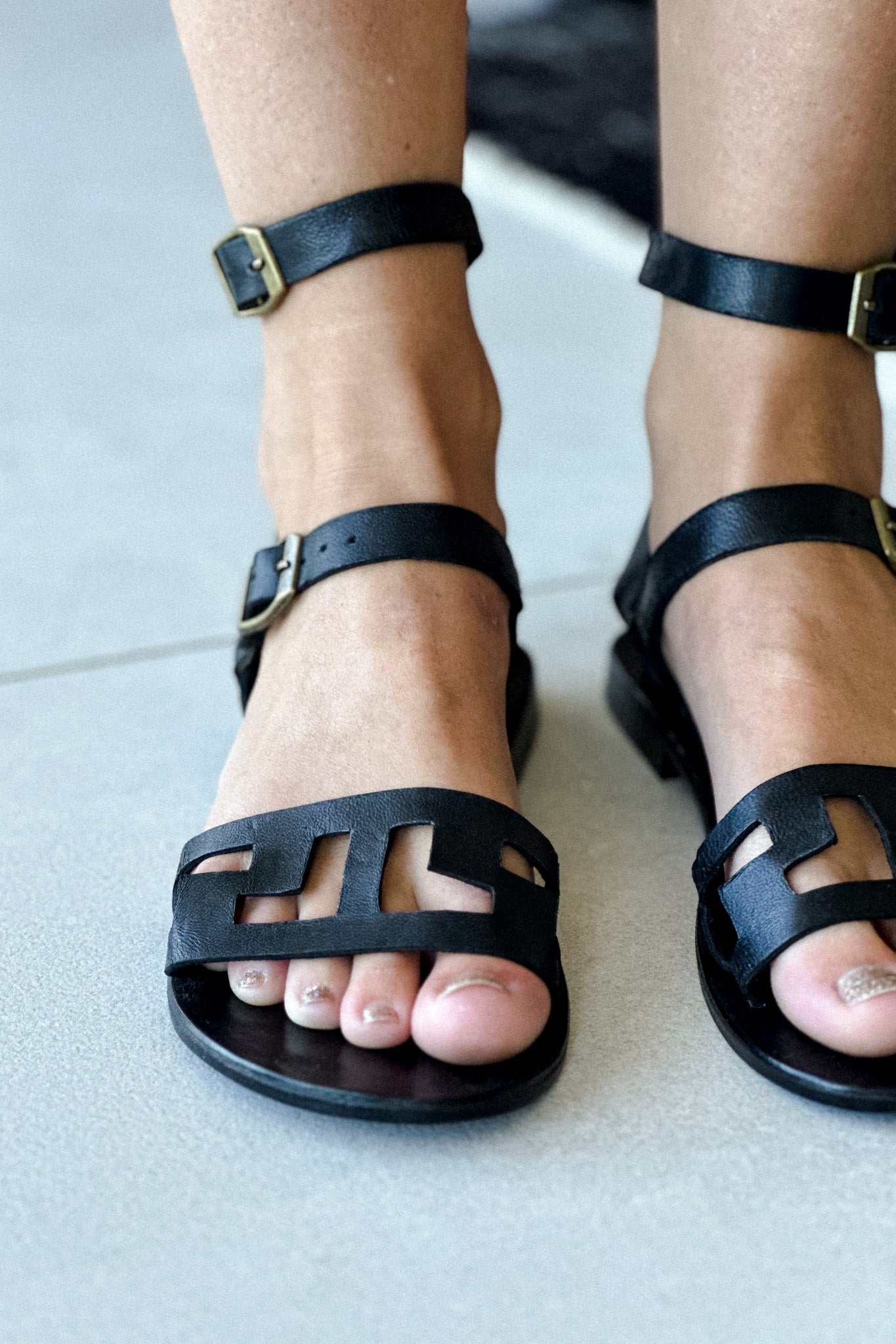 GRECIAN SANDALS SAMPLE SIZE 8
