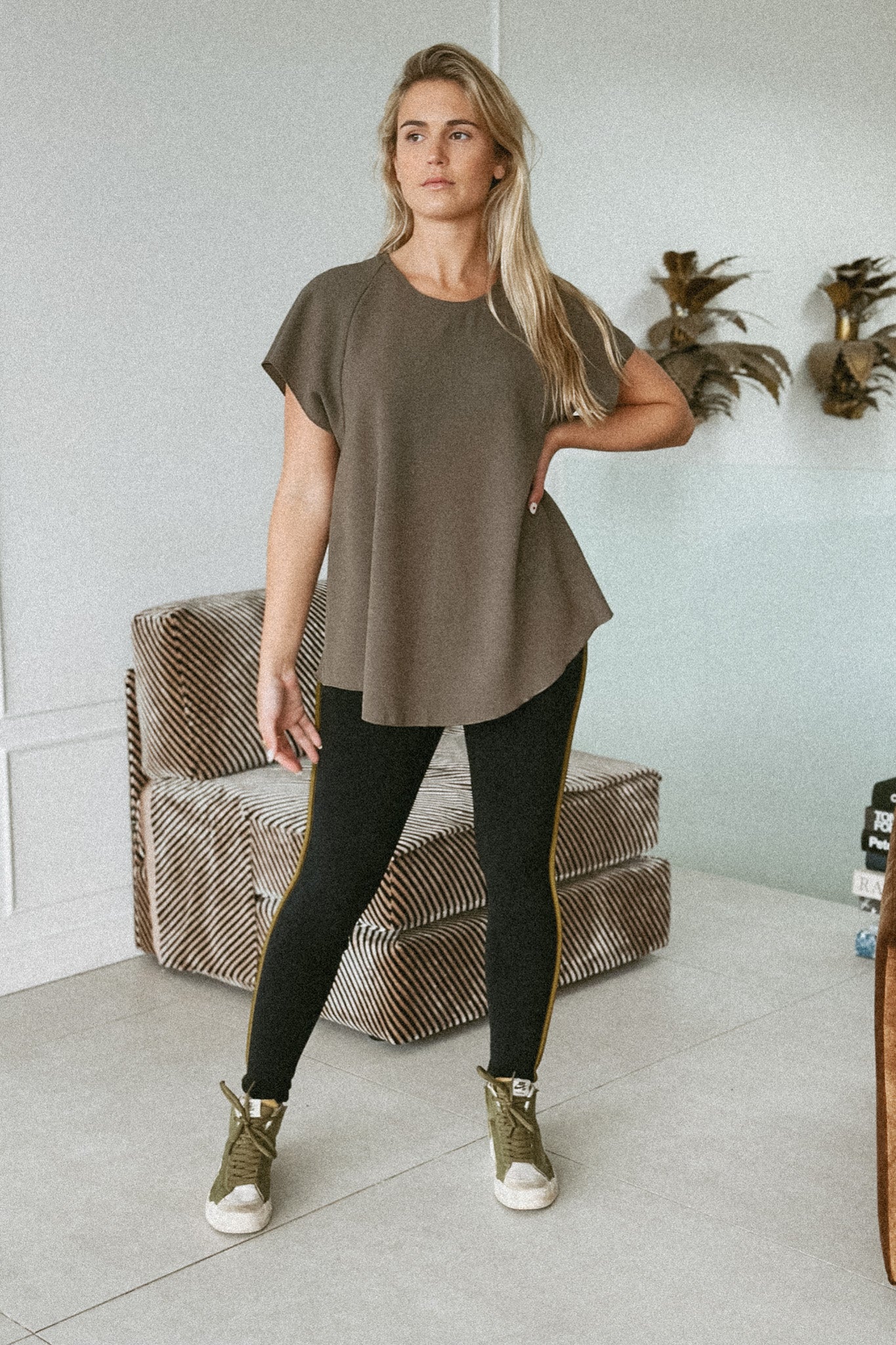 LA DAME TAILORED BLOUSE KHAKI GREEN