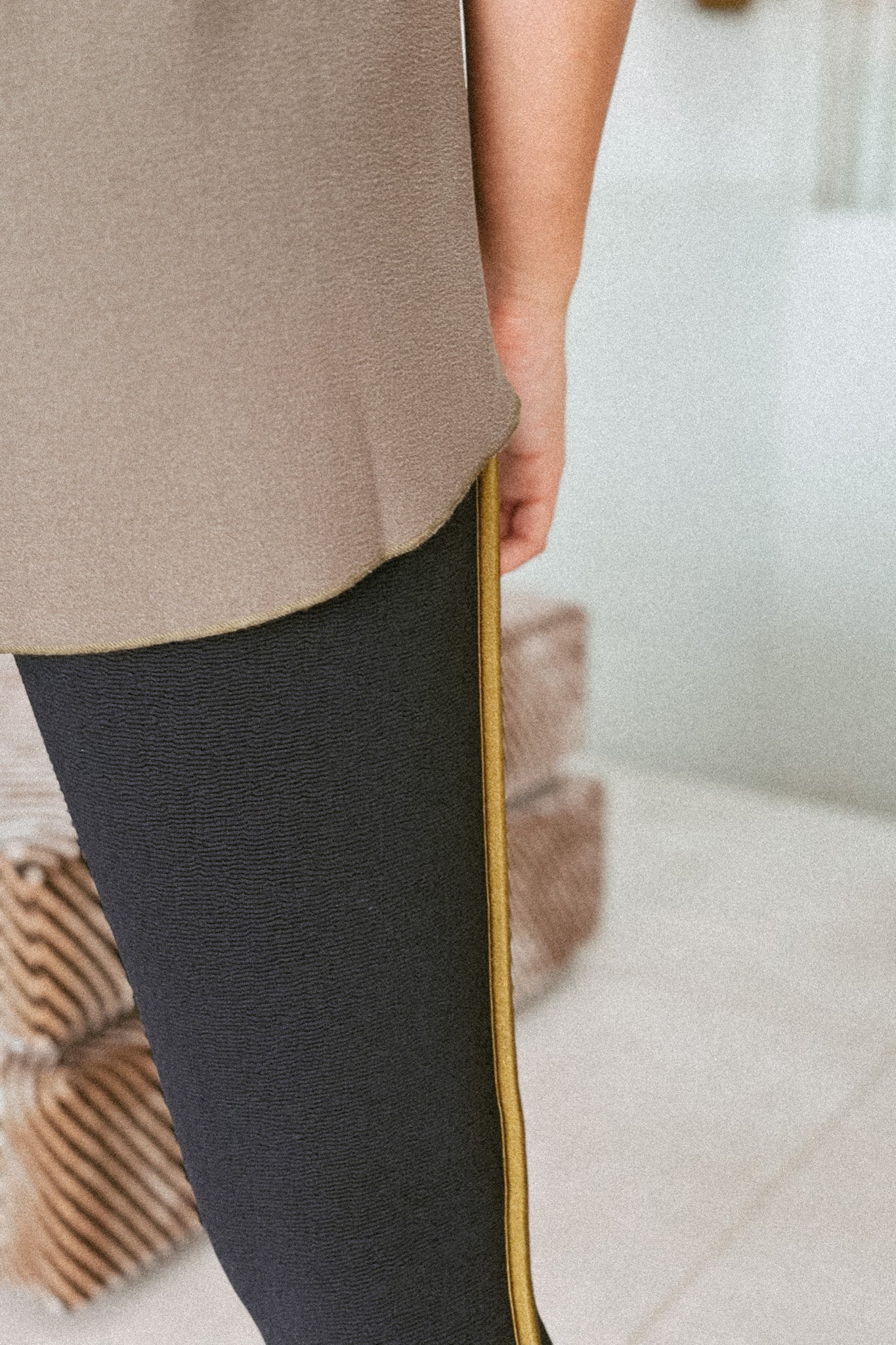 LA DAME TAILORED BLOUSE KHAKI GREEN