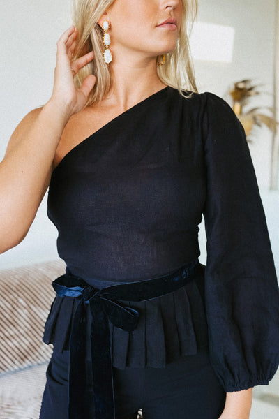 LA DAME OFF THE SHOULDER TOP