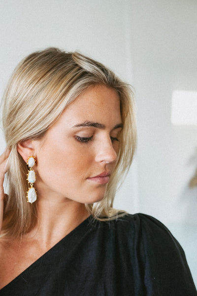 CAPRICE PEARL EARRINGS GOLD