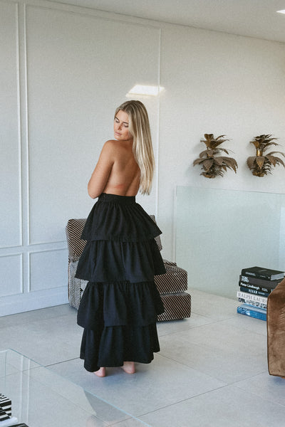LA DAME BLACK PINSTRIPE SIGNATURE RUFFLE SKIRT