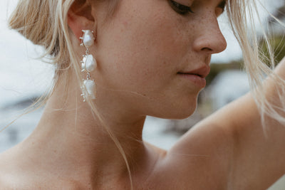 CAPRICE PEARL EARRINGS SILVER