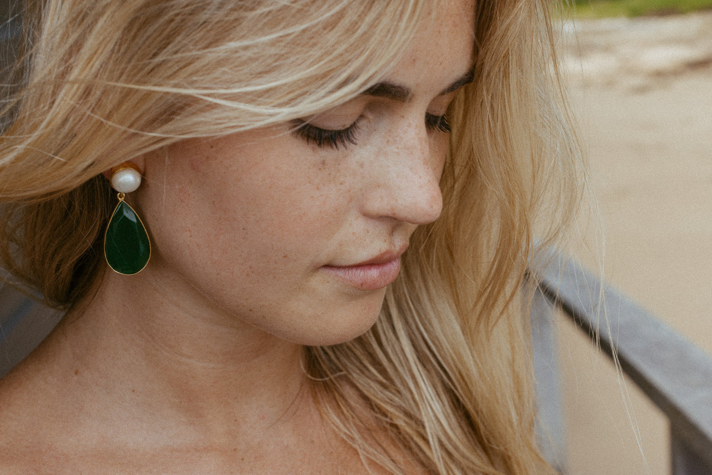 JODIE EARRINGS PEARL WITH ONYX