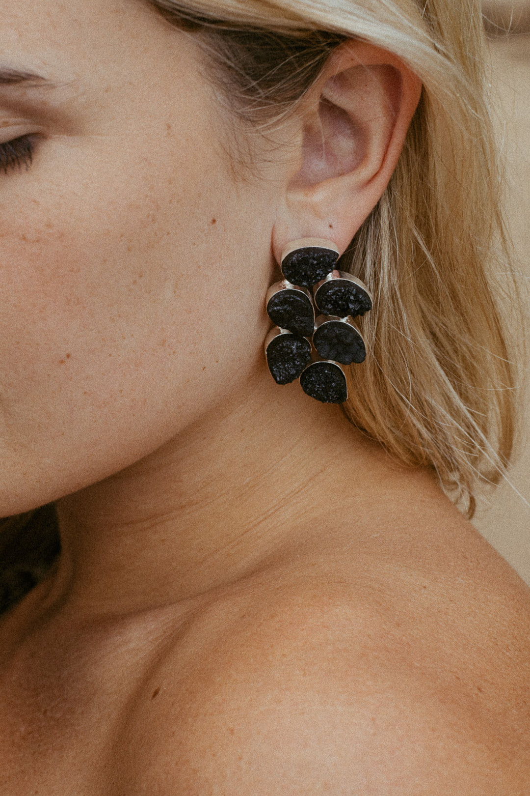 EBONY BLACK EARRINGS SILVER