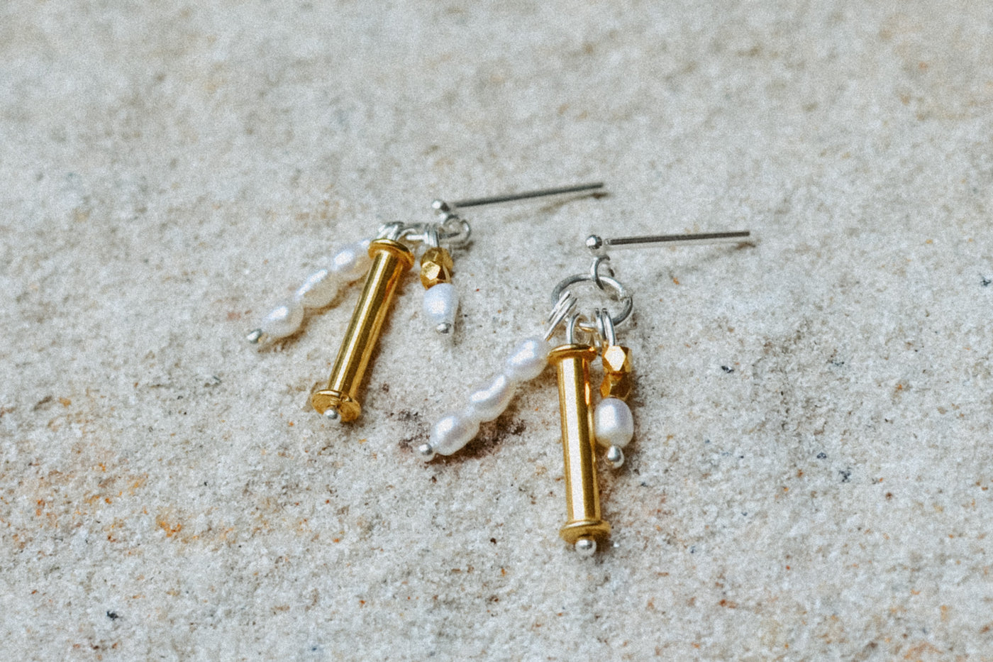 DEMI MINI STUDS WITH TRIPLE DROP
