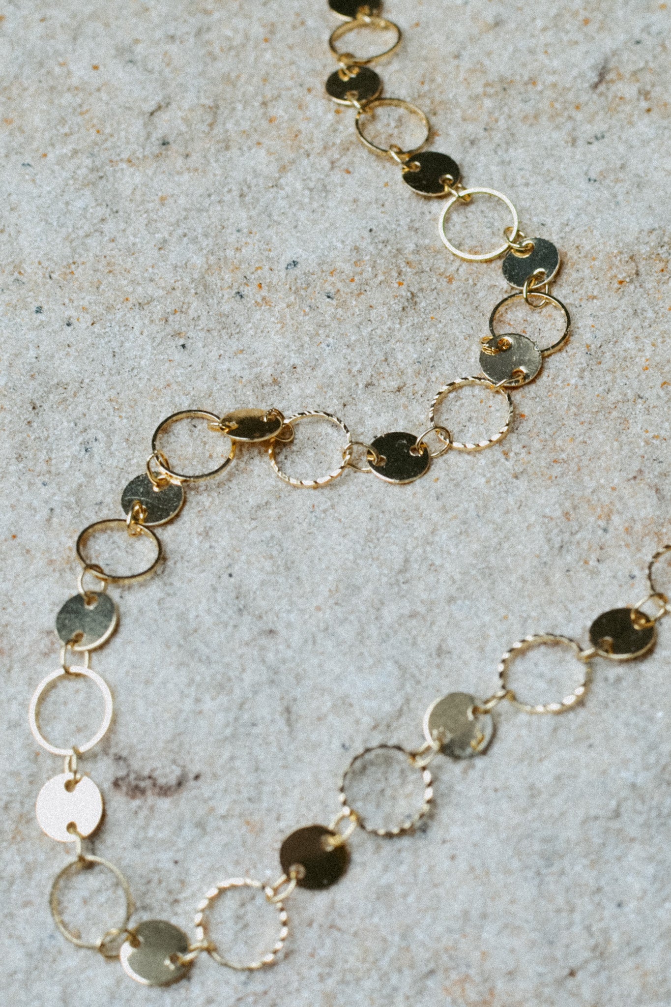 LYLA CIRCLE NECKLACE