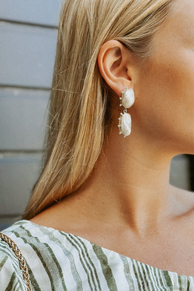FERONIA PEARL EARRINGS SILVER