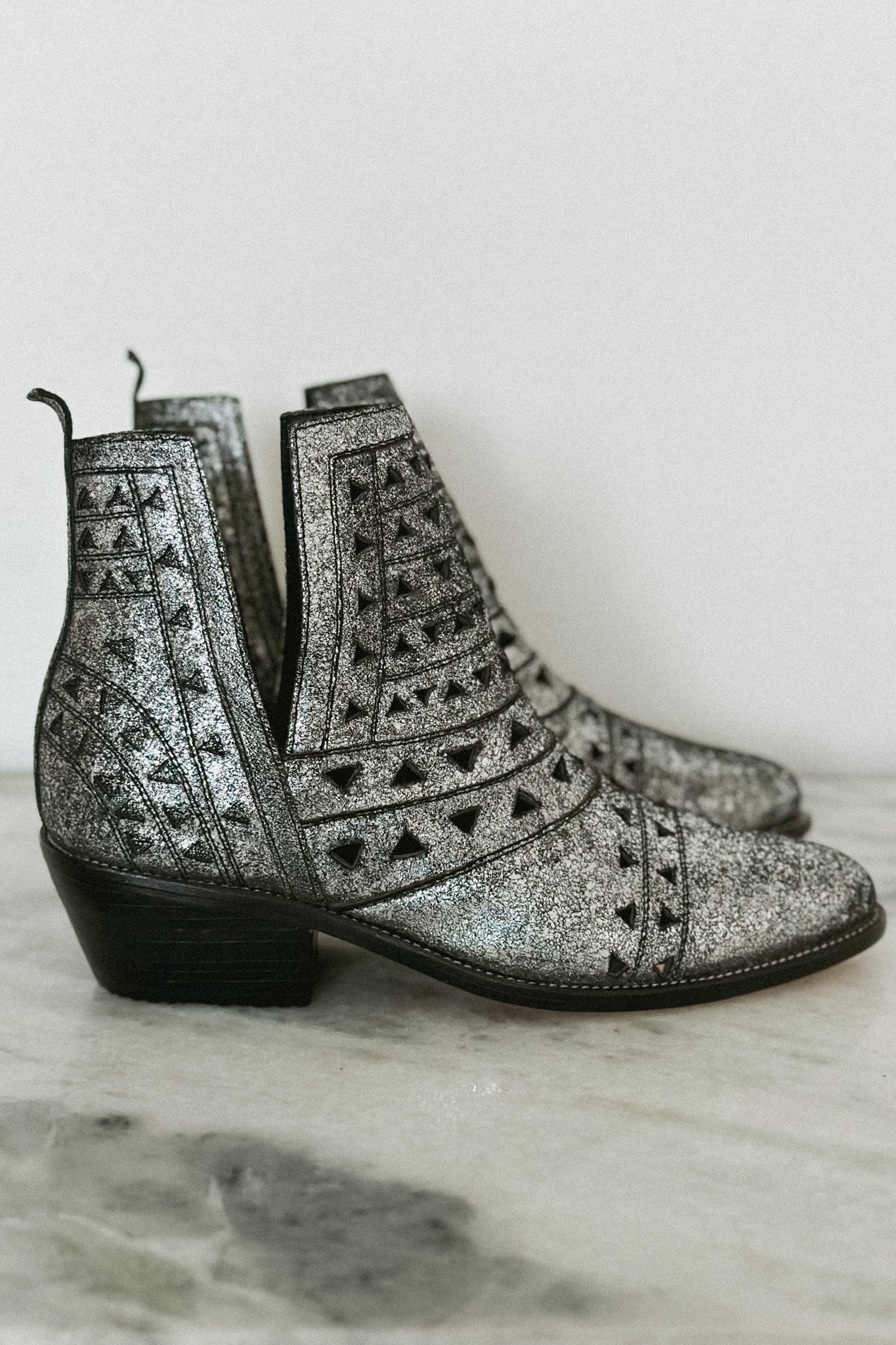 THE COACHELLA BOOT SILVER