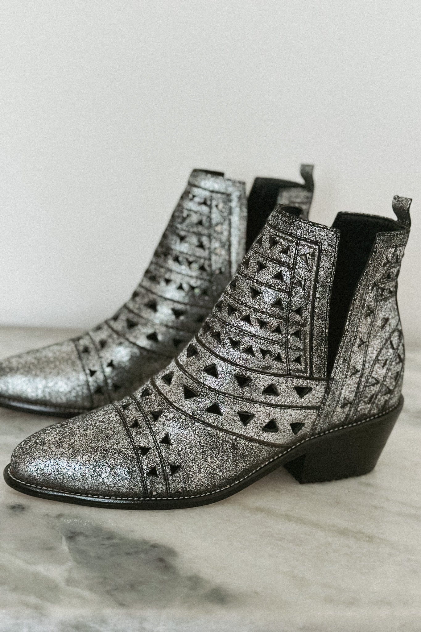 THE COACHELLA BOOT SILVER