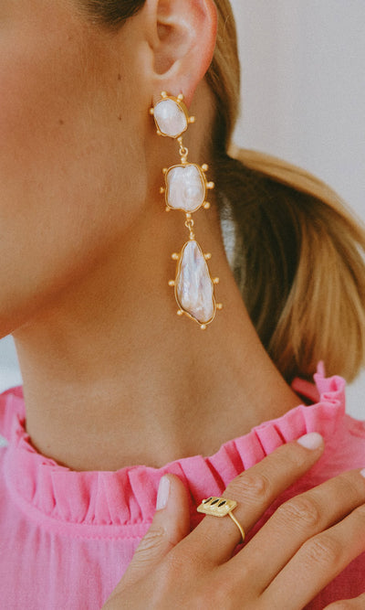 CAPRICE PEARL EARRINGS GOLD